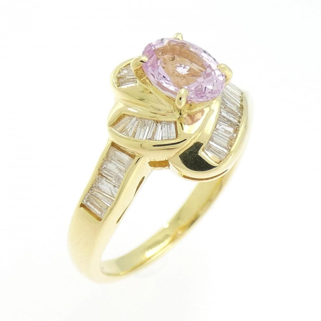 K18YG SAPPHIRE RING: K18YG Sapphire Ring Brand: Unbranded Type: Sapphire Ring Material: 18K Yellow Gold, Main Stone/Creation Sapphire Secondary Stone Diamond Color: Yellow Gold Size: US 6 1/4 Accessories: None