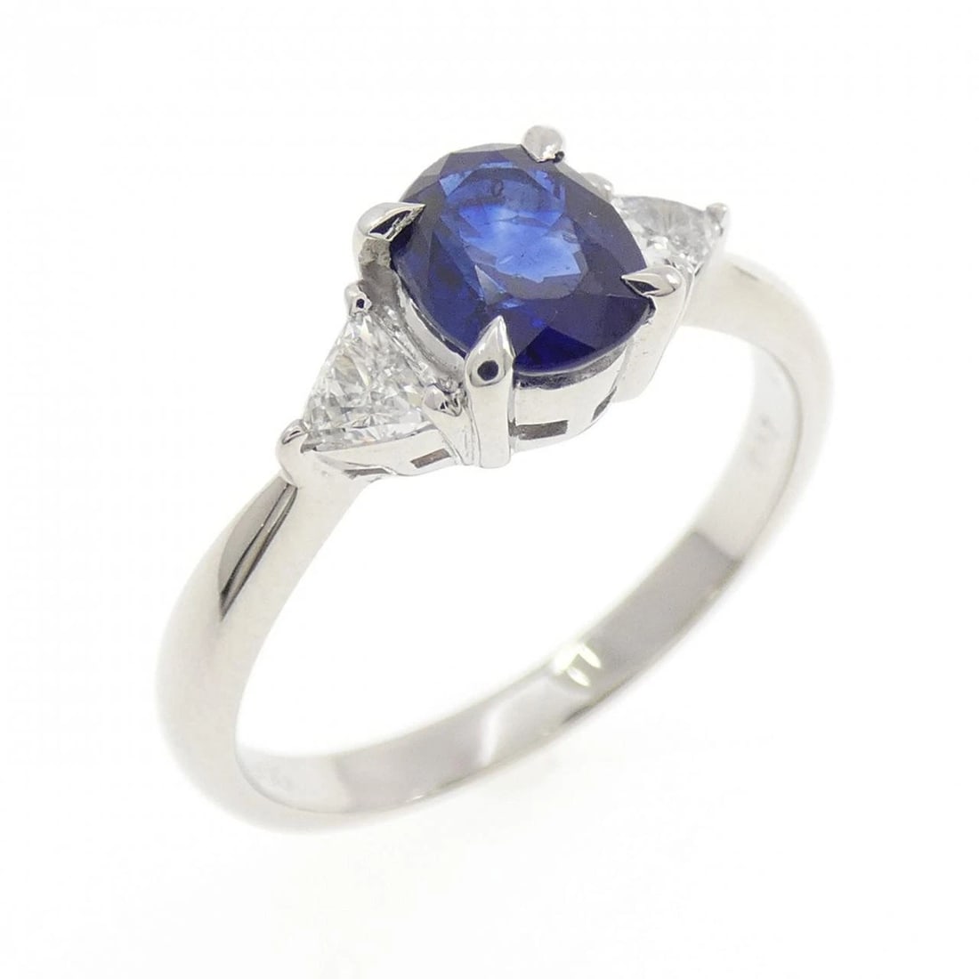 PT900 SAPPHIRE RING: PT900 Sapphire Ring Brand: Unbranded Type: Sapphire Ring Material: Platinum900, Main Stone/Creation Sapphire Secondary Stone Diamond Color: Platinum Size: US 6 1/4 Accessories: None Access