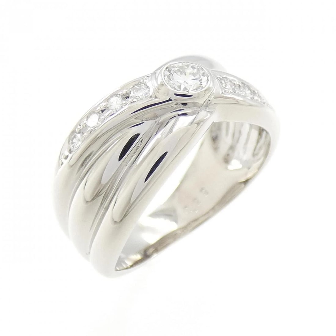 PT DIAMOND RING: PT Diamond Ring Brand: Unbranded Type: Diamond ring Material: Platinum, Main Stone/Creation Natural Color: Platinum Size: US 5.75 Accessories: None Accessories Notice: When purchasing pre-owned
