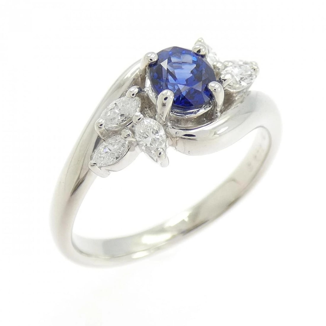 PT900 SAPPHIRE RING: PT900 Sapphire Ring Brand: Unbranded Type: Sapphire Ring Material: Platinum900, Main Stone/Creation Sapphire Secondary Stone Diamond Color: Platinum Size: US 7 Accessories: None Accessories Notice:
