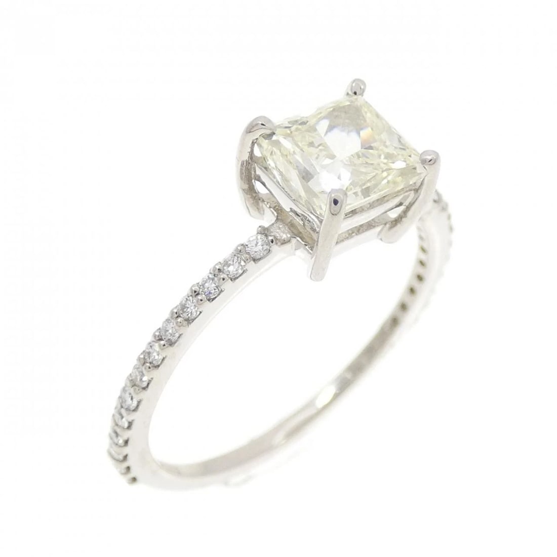 PT900 DIAMOND RING: PT900 Diamond Ring Brand: Unbranded Type: Ring With Certificate Material: Platinum900, Main Stone/Creation Natural Color: Platinum Size: US 5 3/4 Accessories: None Accessories Notice: When