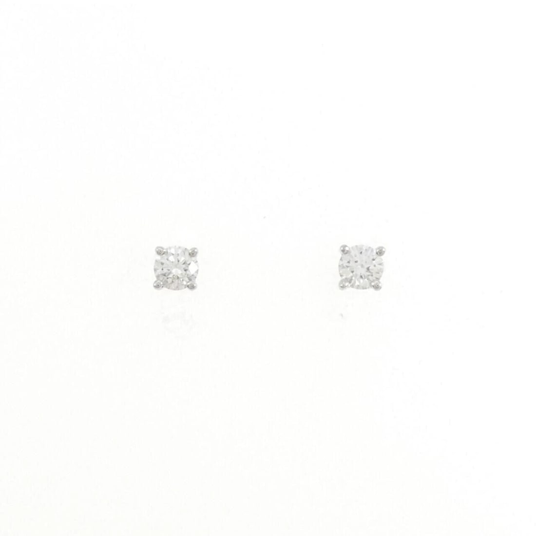 TIFFANY&CO. SOLITAIRE PIERCE: TIFFANY&Co. Solitaire Pierce Brand: TIFFANY&Co. Type: Pierce/Earring Material: Platinum950, Main Stone/Creation Natural Color: Platinum Size: Approx. height x width: 3.4mm x 3.4mm Accessories: None