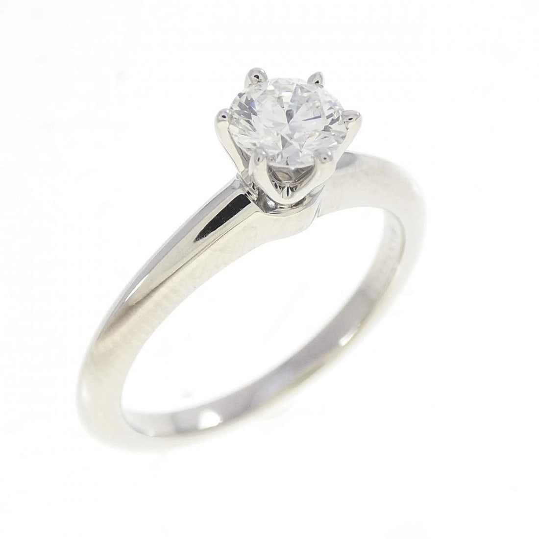 TIFFANY & CO. CLASSIC SOLITAIRE RING: TIFFANY & Co. Classic Solitaire Ring Brand: TIFFANY&Co. Type: Ring Material: Platinum950, Main Stone/Creation Natural Color: Platinum Size: US 5 Accessories: None Accessories Notice: When purchasing