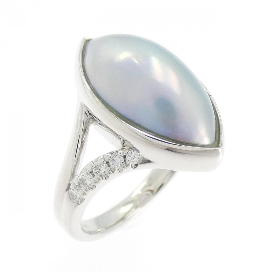 TASAKI MABE PEARL RING: Tasaki Mabe Pearl Ring Brand: TASAKI Type: Ring Material: K18 white gold, Main Stone/Creation Mabe PearlSecondary Stone Diamond Color: White Gold Size: US 6 1/4 Accessories: None Accessori