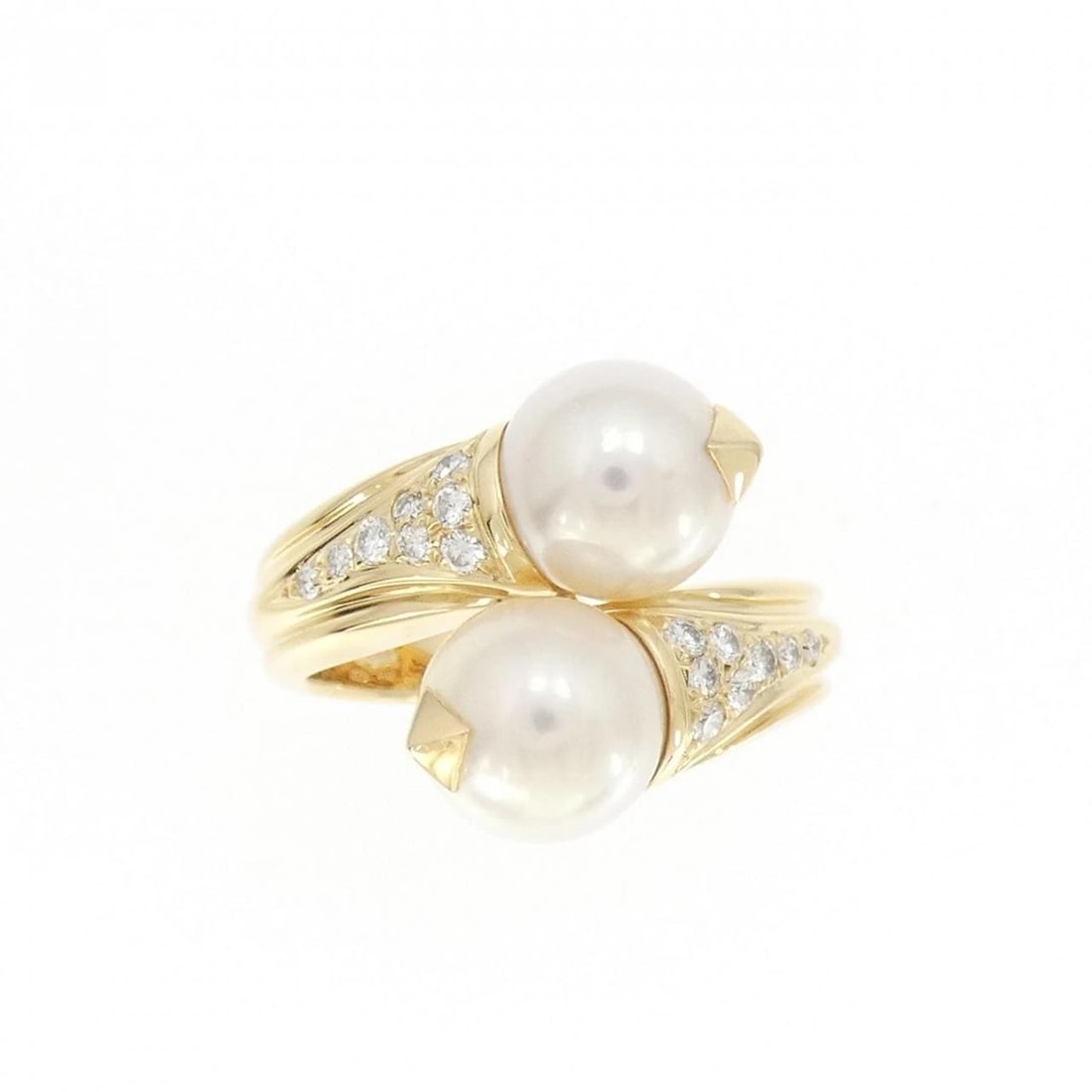 BULGARI AKOYA PEARL RING: Bulgari Akoya Pearl Ring Brand: BVLGARI Type: Ring Material: 750 yellow gold, Color: Yellow Gold Size: US 6 1/4 Accessories: None Accessories Notice: When purchasing pre-owned goods, pleas