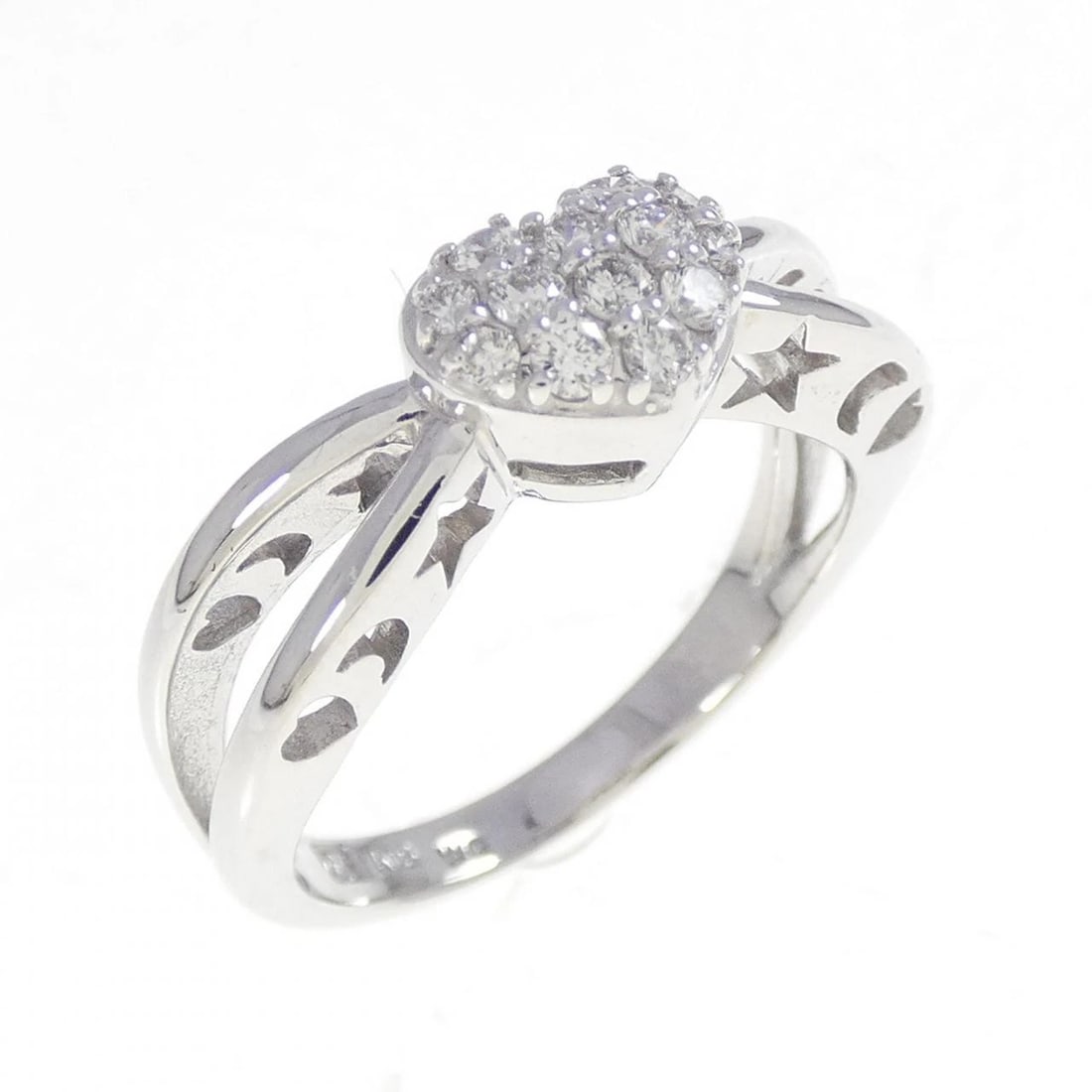 PONTE VECCHIO HEART RING: Ponte Vecchio Heart Ring Brand: Ponte Vecchio Type: Ring Material: K18 white gold, Main Stone/Creation Natural Color: White Gold Size: US 6 1/4 Accessories: None Accessories Notice: When purchasing