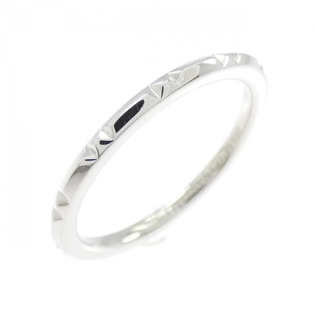 TIFFANY & CO. T TRUE BAND RING: TIFFANY & Co. T True Band Ring Brand: TIFFANY&Co. Type: Ring Material: Platinum950, Color: Platinum Size: US 5 1/4 Accessories: None Accessories Notice: When purchasing pre-owned goods, please refer