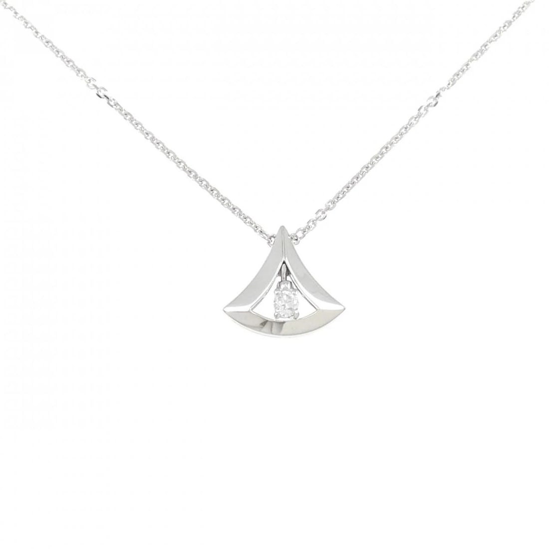 BVLGARI DIVA'S DREAM NECKLACE: Bvlgari Diva's Dream Necklace Brand: BVLGARI Type: Necklace Material: 750 white gold, Main Stone/Creation Natural Color: white gold Size: 41?44cm Actual Size Pendant length approx. x width approx.: 12