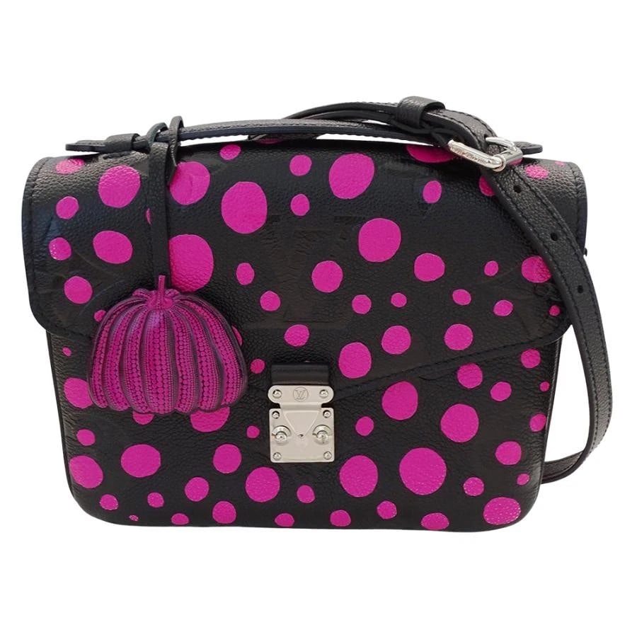 LOUIS VUITTON MONOGRAM EMPREINTE POCHETTE MÉTIS MM: Louis Vuitton Monogram Empreinte Pochette Métis MM Brand: Louis Vuitton Type: Handbag Material: Monogram Empreinte Color: Black/Pink Size: W: 25cm / H: 19cm / D: 5cm (center) Accessories: None
