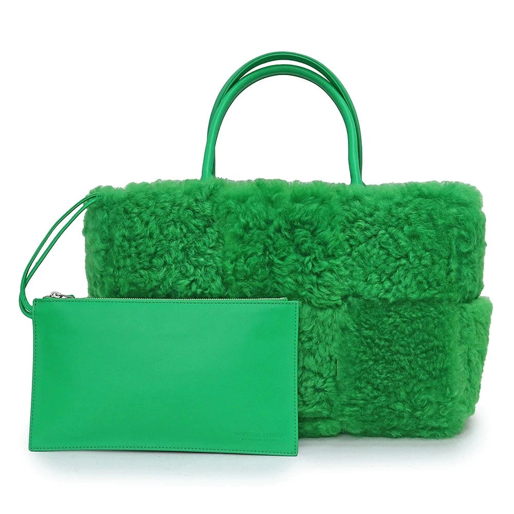 BOTTEGA VENETA INTRECCIATO SMALL ARCO TOTE HANDBAG: BOTTEGA VENETA Intrecciato Small Arco Tote Handbag Brand: BOTTEGA VENETA Type: Handbag Material: Mouton / Lambskin (Sheepskin) Color: Green Size: W:30cm x H:20cm x D:11.5cm Accessories: None <