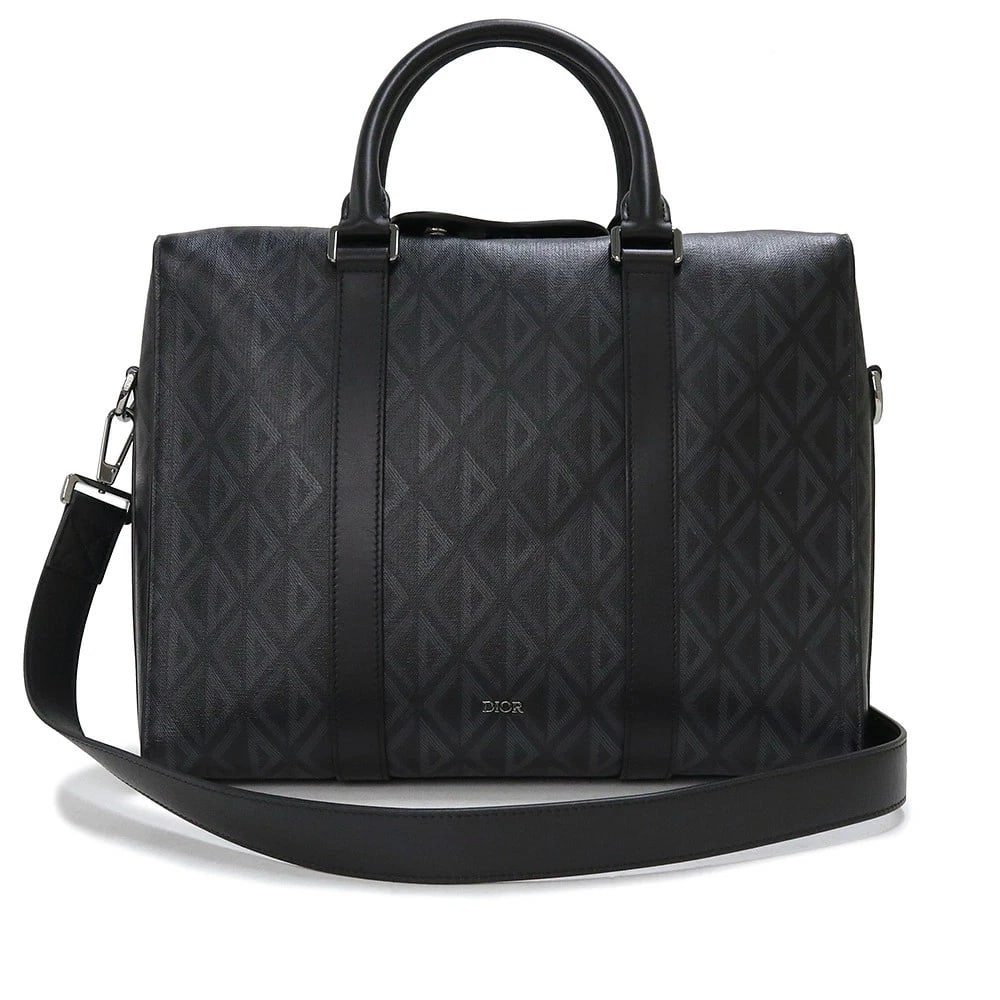 CHRISTIAN DIOR CD DIAMOND LANGO SHOULDER BLACK: Christian Dior CD Diamond Lango Shoulder Black Brand: Christian Dior Type: Handbag Material: Canvas Color: Black Size: W: 35cm x H: 27cm x D: 8cm Handle: 36cm Accessories: None Accessories