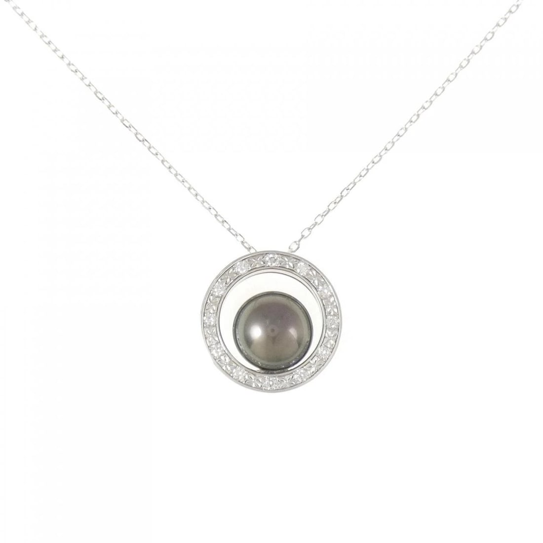 MIKIMOTO BLACK PEARL NECKLACE: Mikimoto Black Pearl Necklace Brand: MIKIMOTO Type: Necklace Material: K18 white gold, Main Stone/Creation Black Pearl Secondary Stone Natural Color: white gold Size: 43cm Actual Size Pendant length a