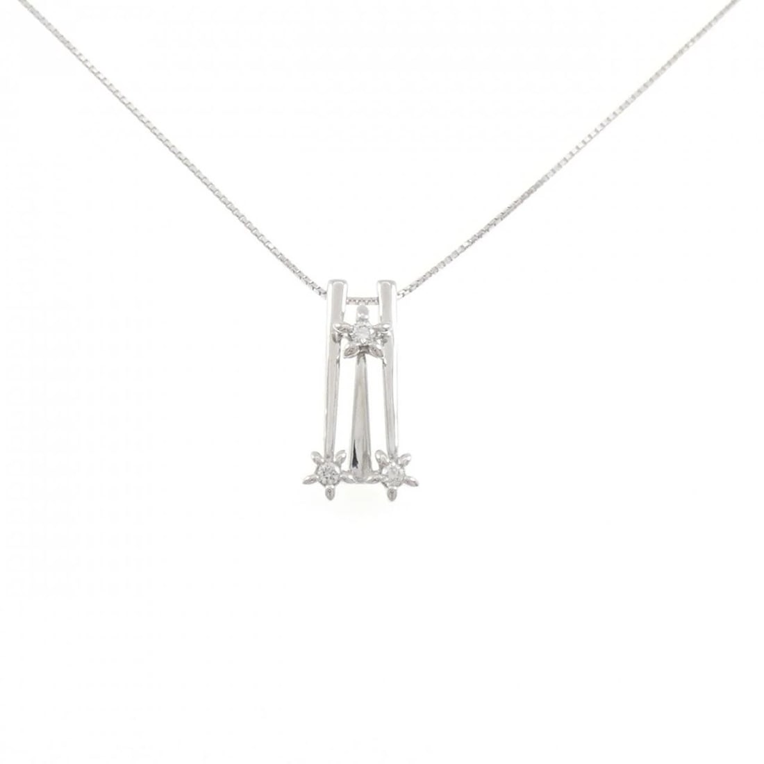 TASAKI STAR DIAMOND NECKLACE: TASAKI Star Diamond Necklace Brand: TASAKI Type: Necklace Material: K18 white gold, Main Stone/Creation Natural Color: white gold Size: 40cm Actual Size Pendant length approx. x width approx.: