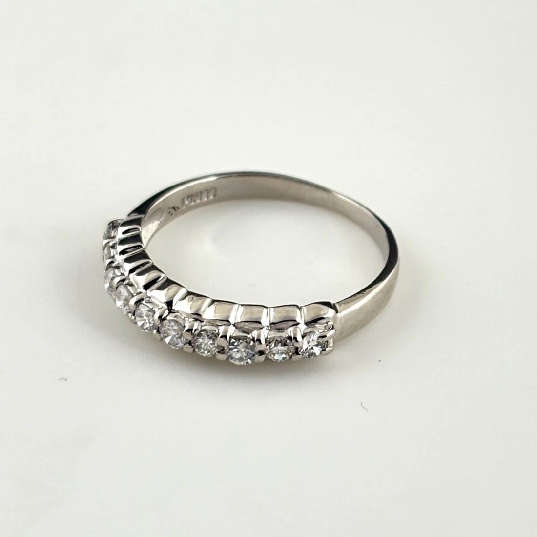 MELEE DIAMOND DESIGN RING PLATINUM PT900: Melee Diamond Design Ring Platinum Pt900 Brand: Unbranded Type: Ring Material: Pt900, Color: Platinum Size: US 7.5 to 8 Accessories: None Accessories Notice: When purchasing pre-owned good