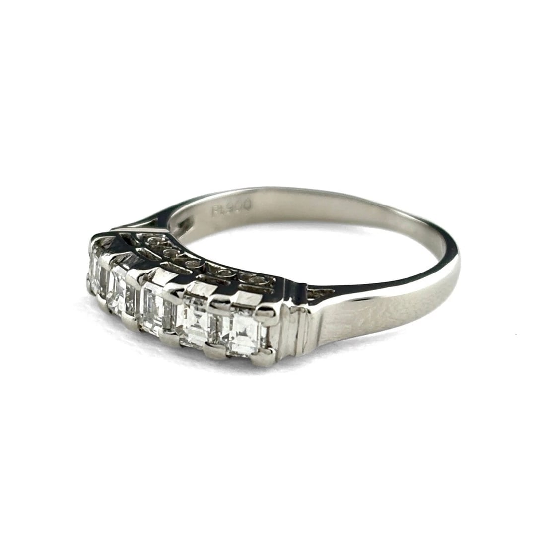 MELEE DIAMOND DESIGN RING PLATINUM PT900: Melee Diamond Design Ring Platinum Pt900 Brand: Unbranded Type: Ring Material: Pt900, Color: Platinum Size: US 4.5 to 5 Accessories: None Accessories Notice: When purchasing pre-owned good