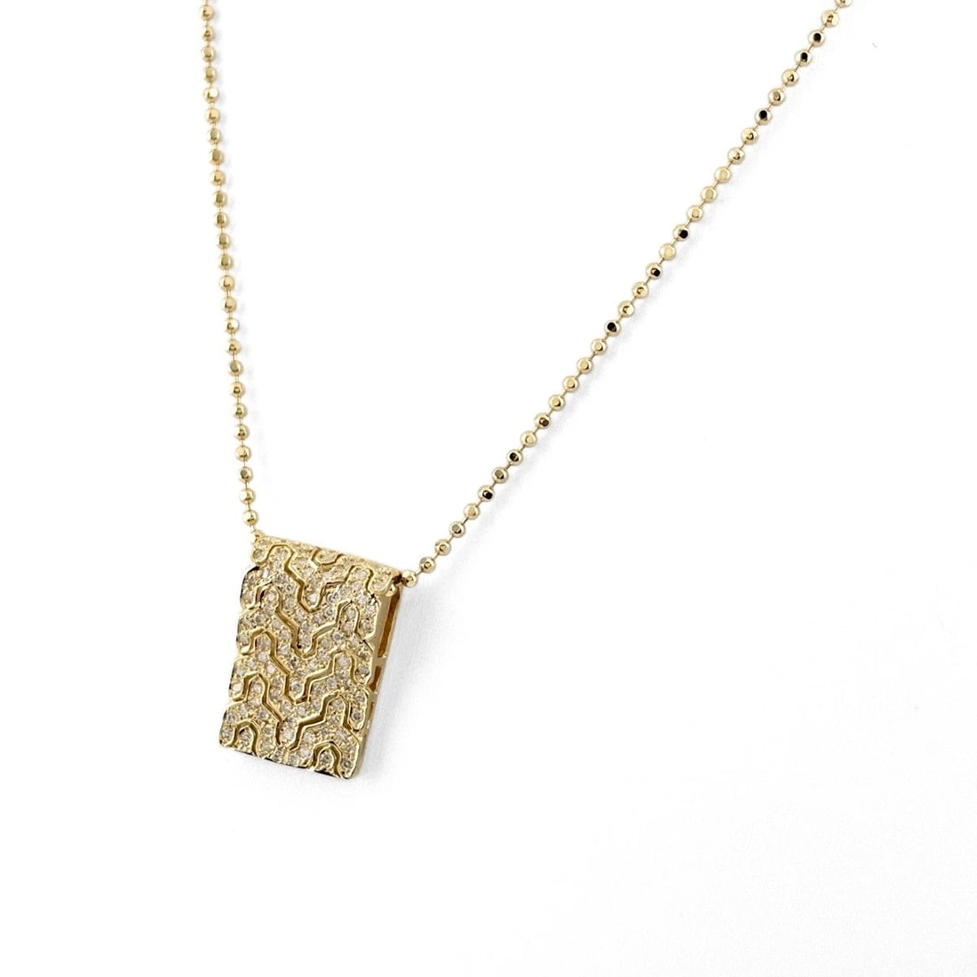 MELEE DIAMOND DESIGN NECKLACE YELLOW GOLD PENDANT NECKLACE: Melee Diamond Design Necklace Yellow Gold Pendant Necklace Brand: Unbranded Type: Necklace Material: 18K, Color: YellowGold Size: Chain / code 45cm(17.7") Pendant size 22.9×15.6mm(0.9") Accessorie