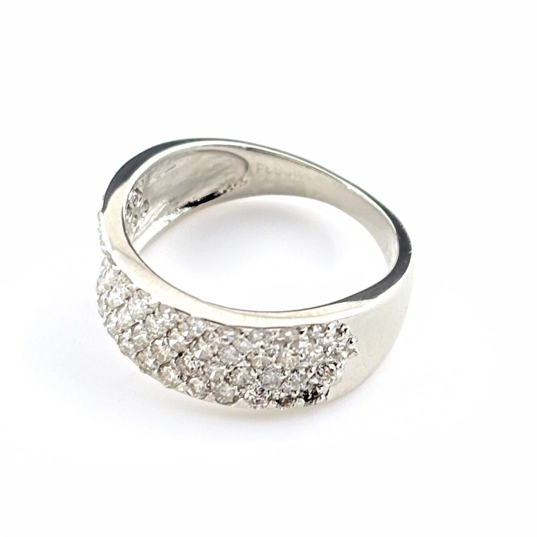 MELEE DIAMOND DESIGN RING PLATINUM PT900: Melee Diamond Design Ring Platinum Pt900 Brand: Unbranded Type: Ring Material: Pt900, Color: Platinum Size: US 6 Accessories: None Accessories Notice: When purchasing pre-owned goods, please refer to