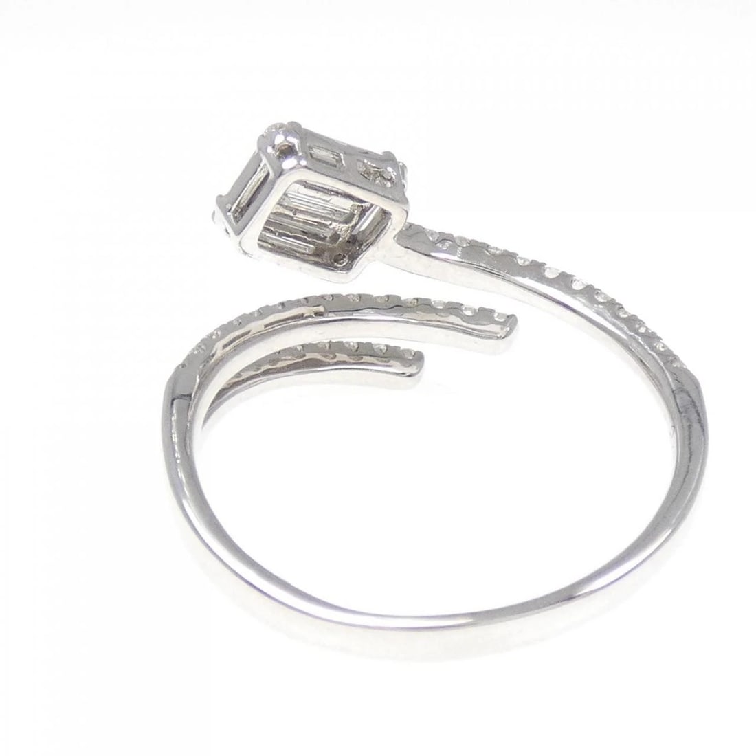 K18WG DIAMOND RING - 3