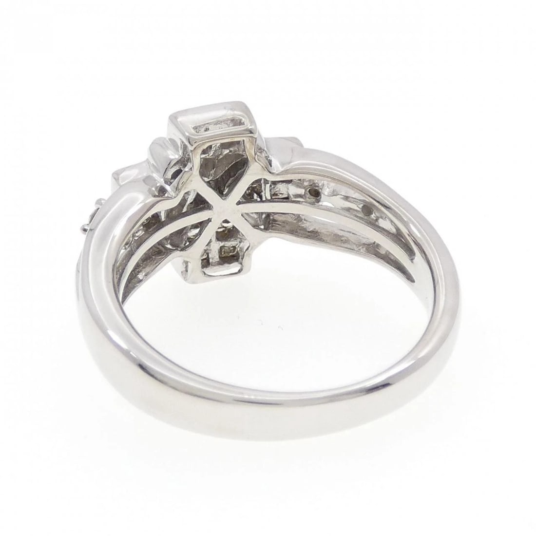K18WG DIAMOND RING - 3