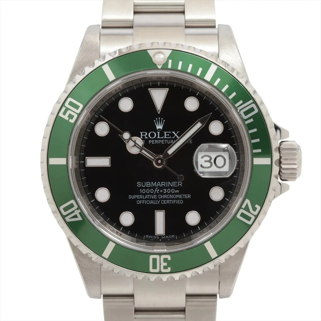 ROLEX SUBMARINER DATE BLACK DIAL WATCH: Rolex Submariner Date Black Dial Watch Brand: Rolex Type: Wristwatch Material: SS Color: Dial Color Black Size: Case:W1.6 x H1.6inch / W40 x H40 Circumference of Wrist:7.1inch / 18 Accessories: No