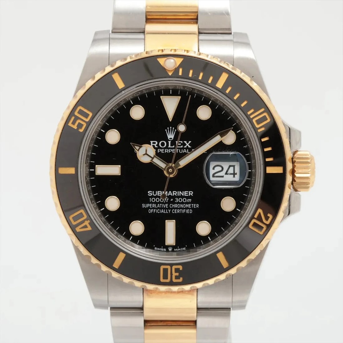 ROLEX SUBMARINER DATE BLACK DIAL WATCH: Rolex Submariner Date Black Dial Watch Brand: Rolex Type: Wristwatch Material: SS×YG Color: Dial Color Black Size: Case:W1.6 x H1.6inch / W41 x H41 Circumference of Wrist:6.9inch / 17.5 Accessorie