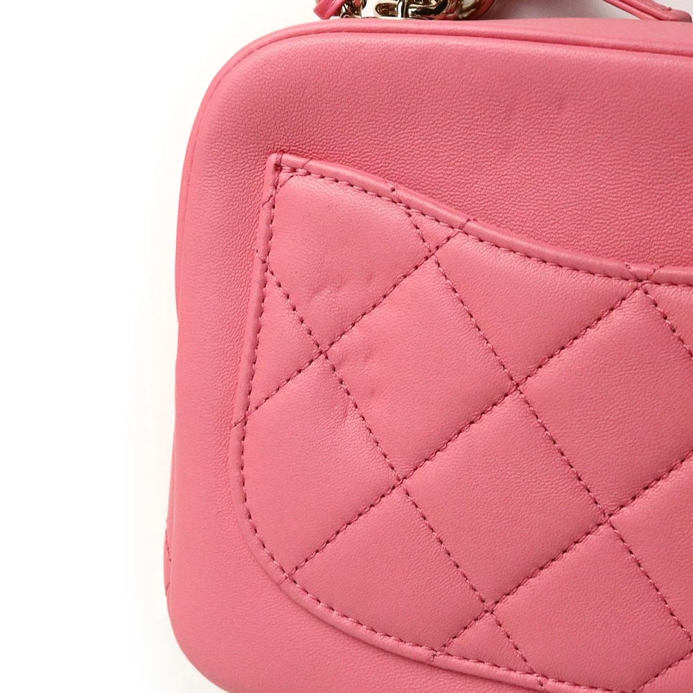 CHANEL MATELASSÉ VANITY - 8