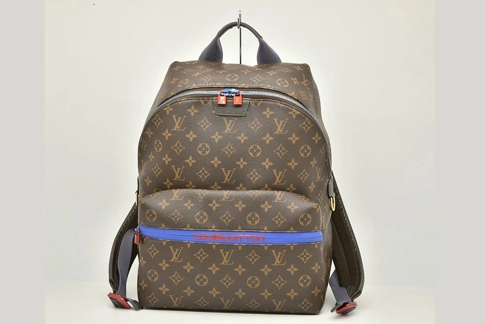 LOUIS VUITTON MONOGRAM APOLLO BACKPACK: Louis Vuitton Monogram Apollo Backpack Brand: Louis Vuitton Type: Handbag Material: Monogram Canvas Color: Brown Size: W29 x H39 x D15.5cm Accessories: None Accessories Notice: When purcha