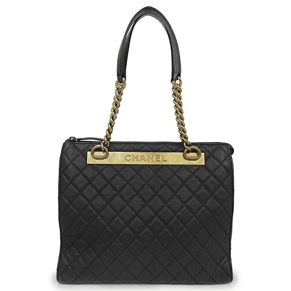 CHANEL 31 RUE CAMBON MATELASSÉ TOTE BAG: CHANEL 31 RUE CAMBON Matelassé Tote Bag Brand: CHANEL Type: Handbag Material: Goatskin Color: Black Size: W:31cm x H:25cm x D:13cm Handle: 57cm Accessories: None Accessories Notice: When p