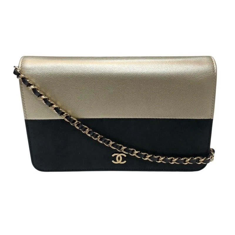 CHANEL CHAIN SHOULDER SHOULDER BAG: CHANEL Chain Shoulder Shoulder Bag Brand: CHANEL Type: Handbag Material: Lambskin Color: gray Size: W: 32cm / H: 20cm / D: 11cm Accessories: None Accessories Notice: When purchasing pre-owned goods,