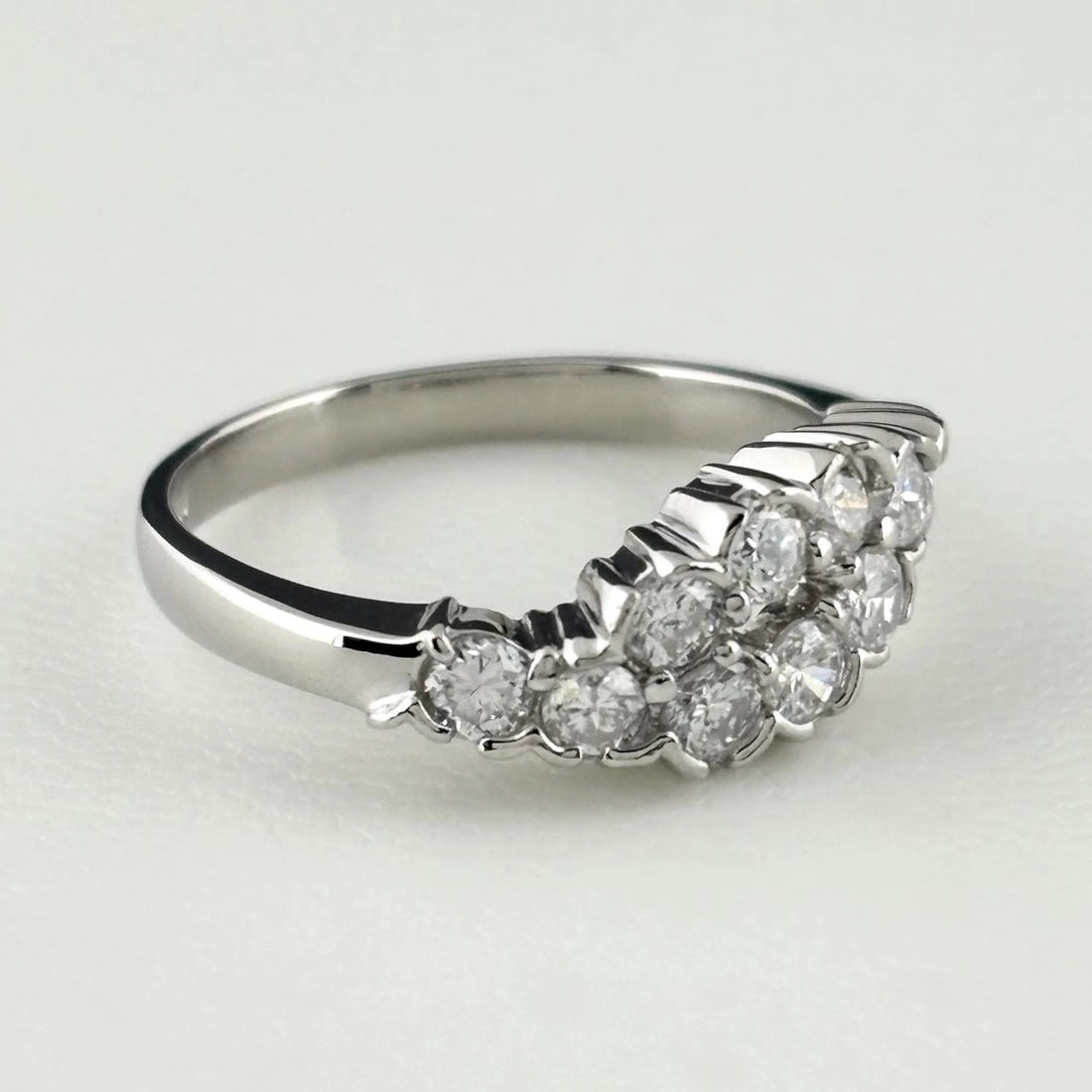 MELEE DIAMOND DESIGN RING PLATINUM PT900: Melee Diamond Design Ring Platinum Pt900 Brand: Unbranded Type: Ring Material: Pt900, Color: Platinum Size: US 7 to 7.5 Accessories: None Accessories Notice: When purchasing pre-owned good