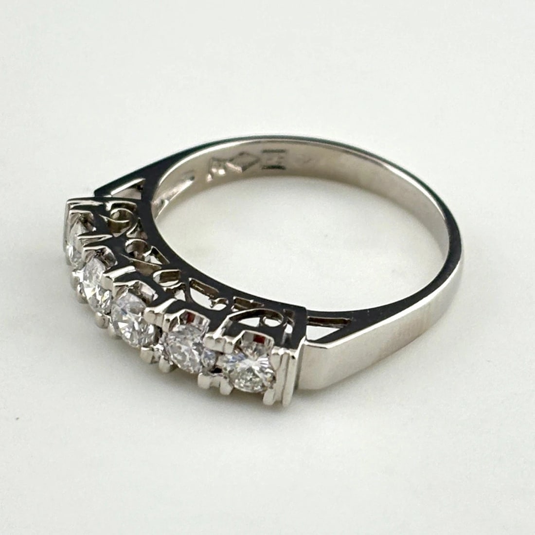MELEE DIAMOND DESIGN RING PLATINUM PT900: Melee Diamond Design Ring Platinum Pt900 Brand: Unbranded Type: Ring Material: Pt900, Color: Platinum Size: US 5.5 to 6 Accessories: None Accessories Notice: When purchasing pre-owned good