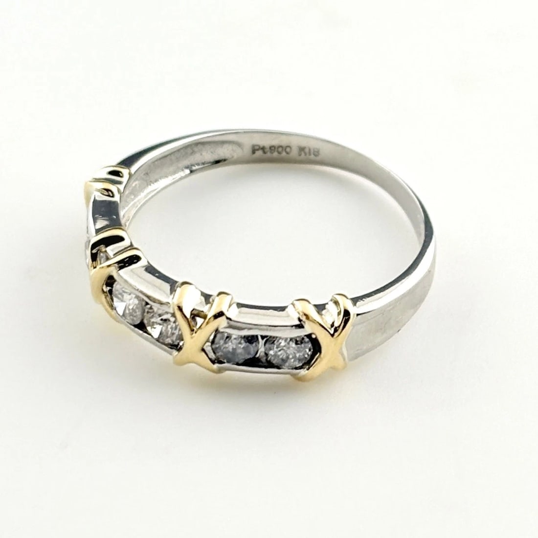 MELEE DIAMOND DESIGN RING PLATINUM YELLOW GOLD: Melee Diamond Design Ring Platinum Yellow Gold Brand: Unbranded Type: Ring Material: Pt900, Color: Platinum YellowGold Size: US 7.5 to 8 Accessories: None Accessories Notice: When purchasi