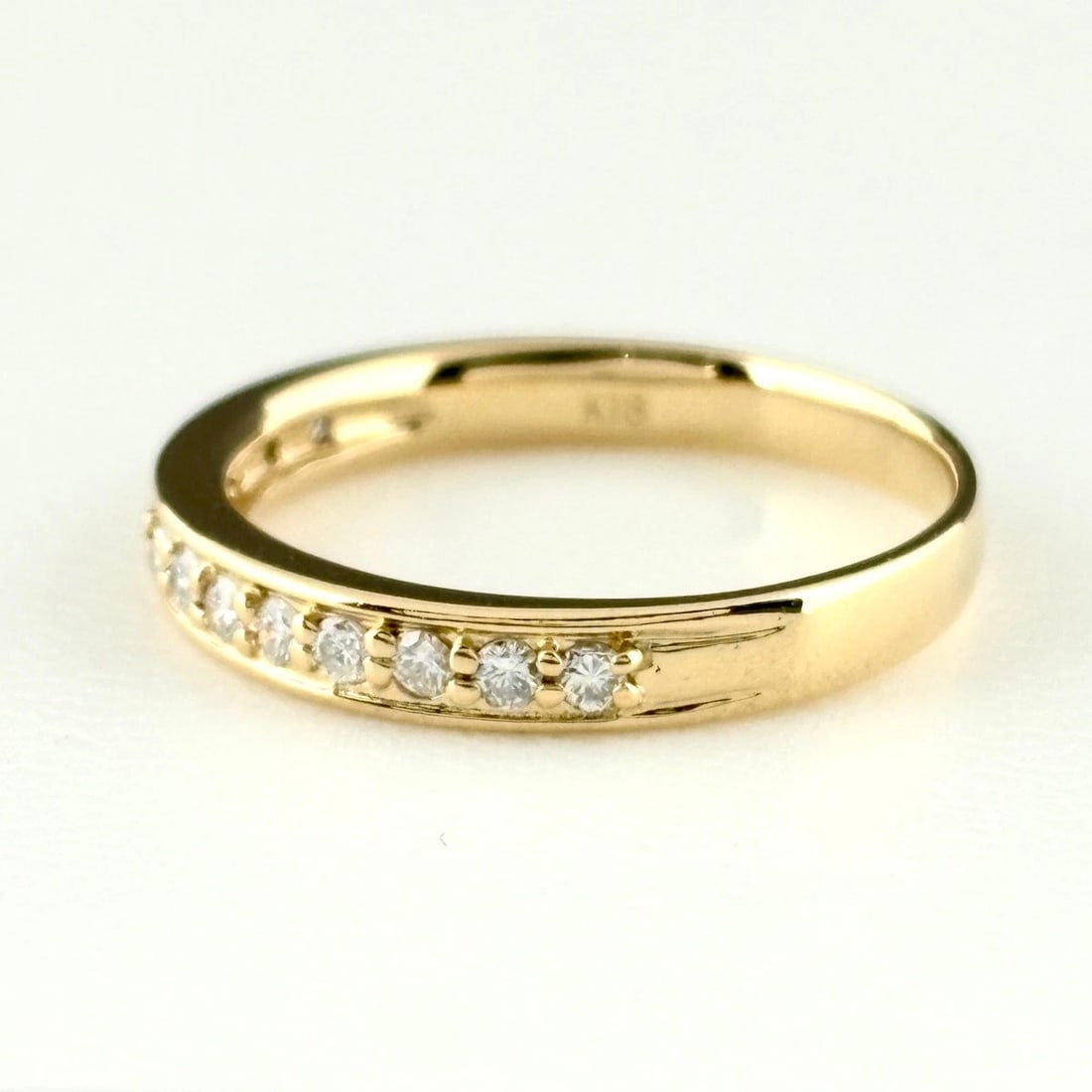 MELEE DIAMOND DESIGN RING YELLOW GOLD 18K DIAMOND: Melee Diamond Design Ring Yellow Gold 18K Diamond Brand: Unbranded Type: Ring Material: 18K, Color: YellowGold Size: US 7 to 7.5 Accessories: None Accessories Notice: When purchasing pre-o
