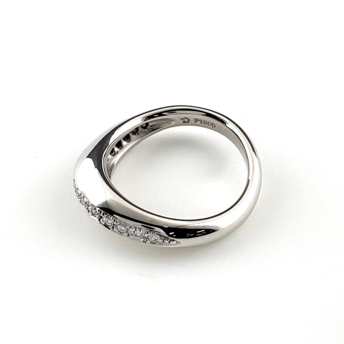 HOSHI NO SUNA MELEE DIAMOND DESIGN RING PLATINUM PT900: Hoshi No Suna Melee Diamond Design Ring Platinum Pt900 Brand: HOSHI no SUNA Type: Ring Material: Pt900, Color: none Size: US 6 Accessories: None Accessories Notice: When purchasing pre-own