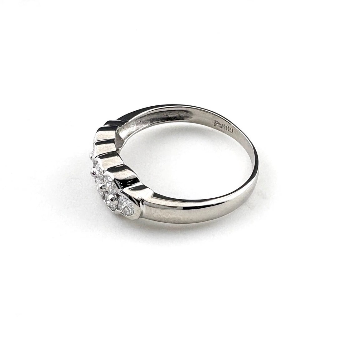 MELEE DIAMOND DESIGN RING PLATINUM PT900 (1 of 2)