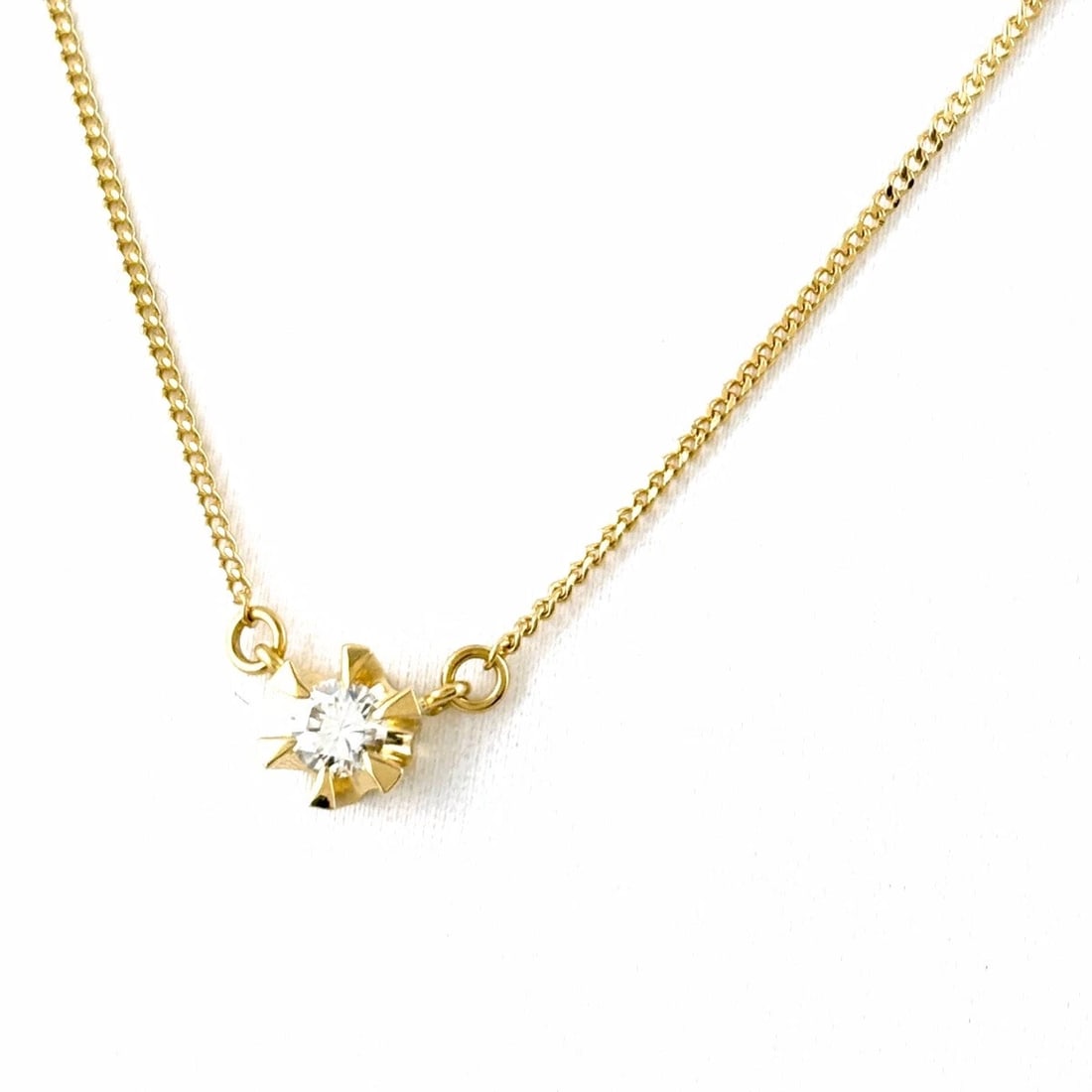MELEE DIAMOND DESIGN NECKLACE YELLOW GOLD PENDANT MELEE: Melee Diamond Design Necklace Yellow Gold Pendant Melee Brand: Unbranded Type: Necklace Material: 18K YG, Color: YellowGold Size: Chain / code 41cm(16.1") Chain width 0.5mm(0.0") Pendant size 5.7×5.4