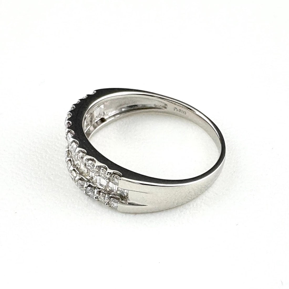 MELEE DIAMOND DESIGN RING PLATINUM PT900 DIAMOND: Melee Diamond Design Ring Platinum Pt900 Diamond Brand: Unbranded Type: Ring Material: Pt900, Color: Platinum Size: US 7 to 7.5 Accessories: None Accessories Notice: When purchasing pre-ow
