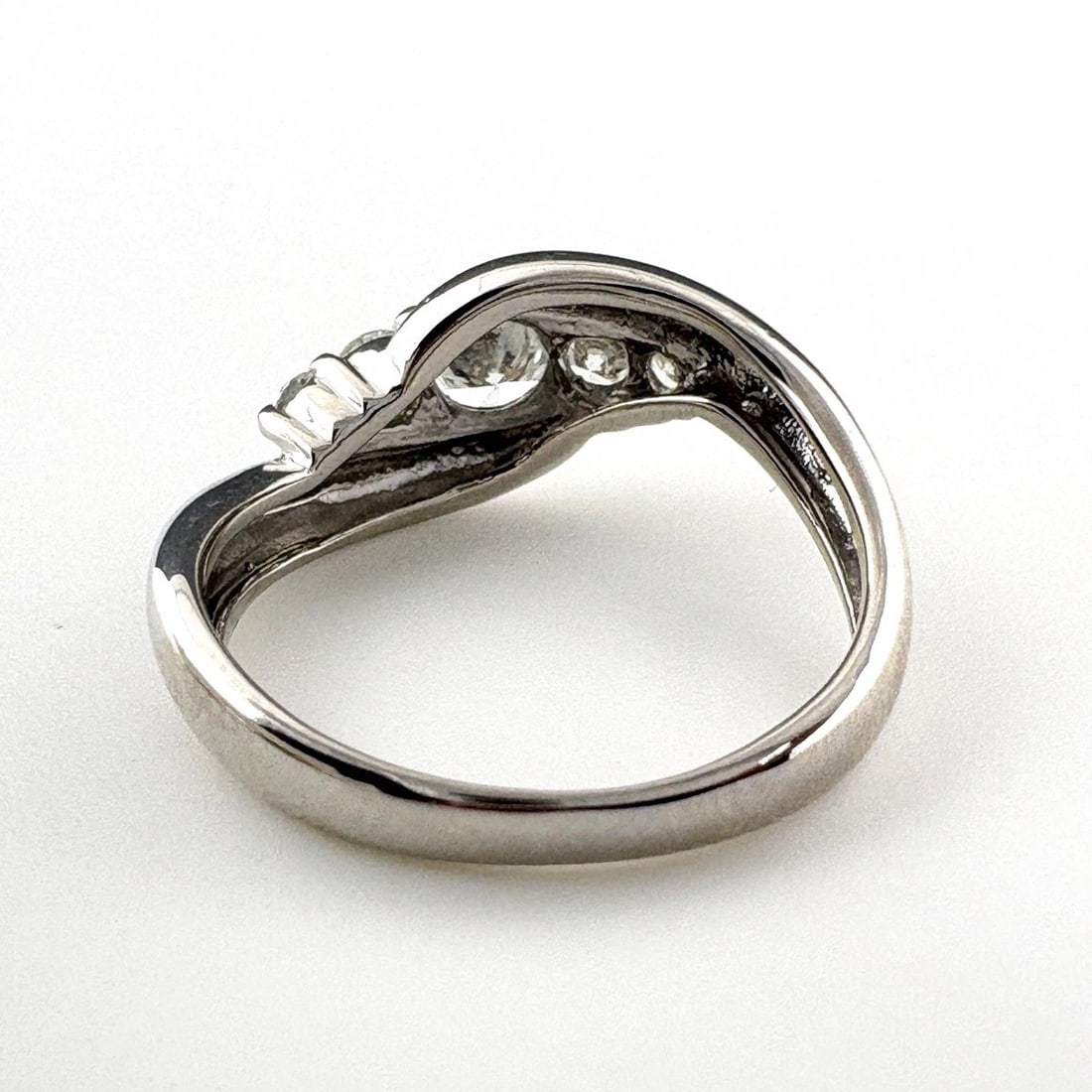 MELEE DIAMOND DESIGN RING PLATINUM PT900 - 2