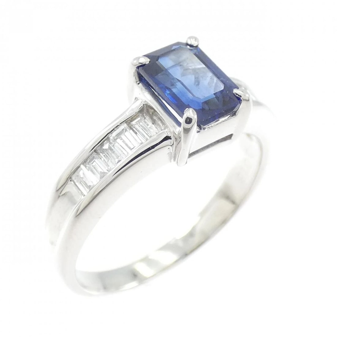 PT900 SAPPHIRE RING: PT900 Sapphire Ring Brand: Unbranded Type: Sapphire Ring Material: PT900, Main Stone/Creation Sapphire Secondary StoneDiamond Color: silver Size: US 5 3/4 Accessories: None Accessories Notice: When