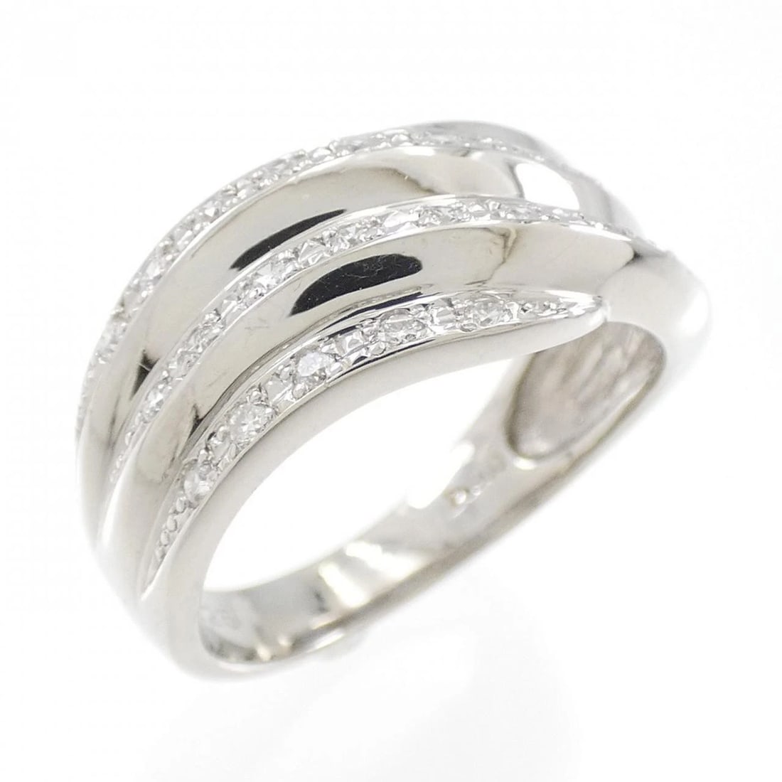 PT900 DIAMOND RING: PT900 Diamond Ring Brand: Unbranded Type: Diamond Ring Material: PT900, Main Stone/Creation Natural Color: Silver Size: US 5 3/4 Accessories: None Accessories Notice: When purchasing pre-owned goods,