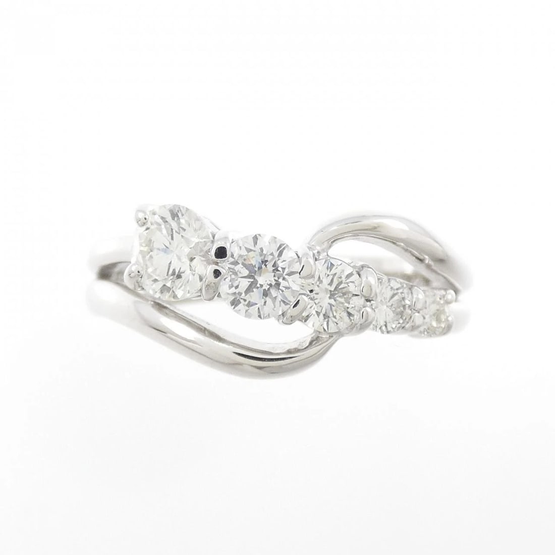 K18WG DIAMOND RING - 2