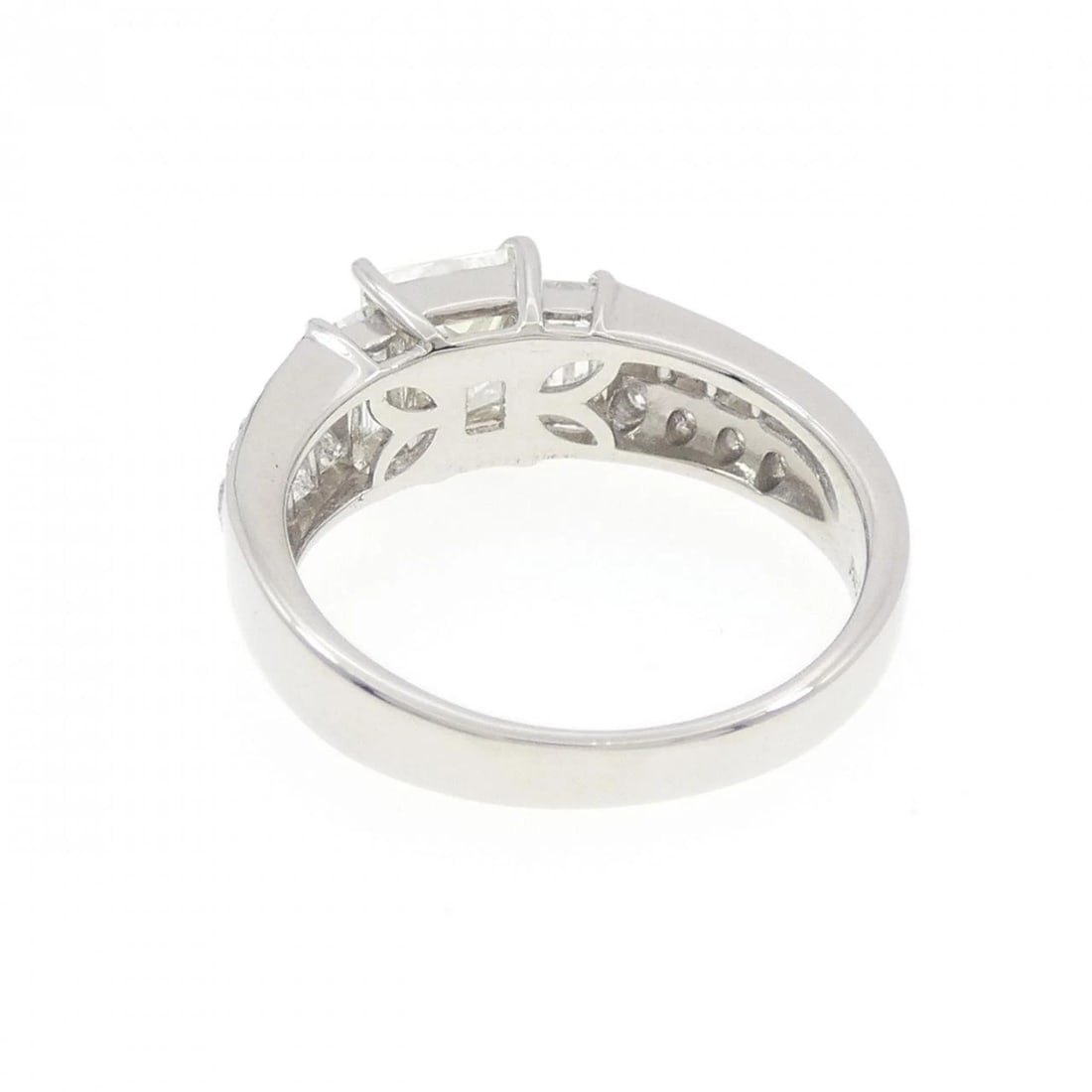 PT900 DIAMOND RING - 3