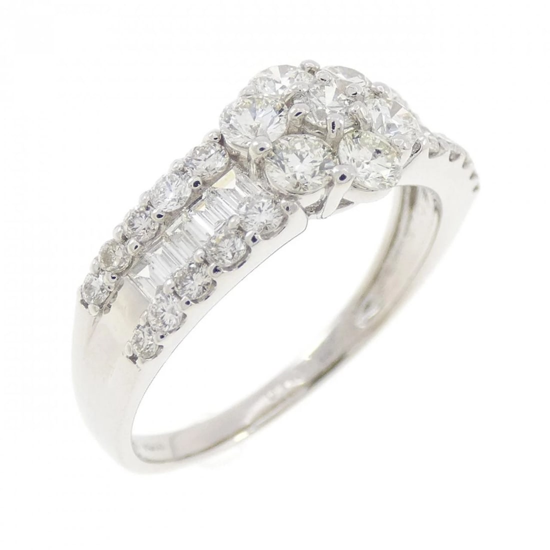 PT900 FLOWER DIAMOND RING: PT900 Flower Diamond Ring Brand: Unbranded Type: Diamond Ring Material: PT900, Main Stone/Creation Natural Color: Silver Size: US 6 1/2 Accessories: None Accessories Notice: When purchasing pre-owned