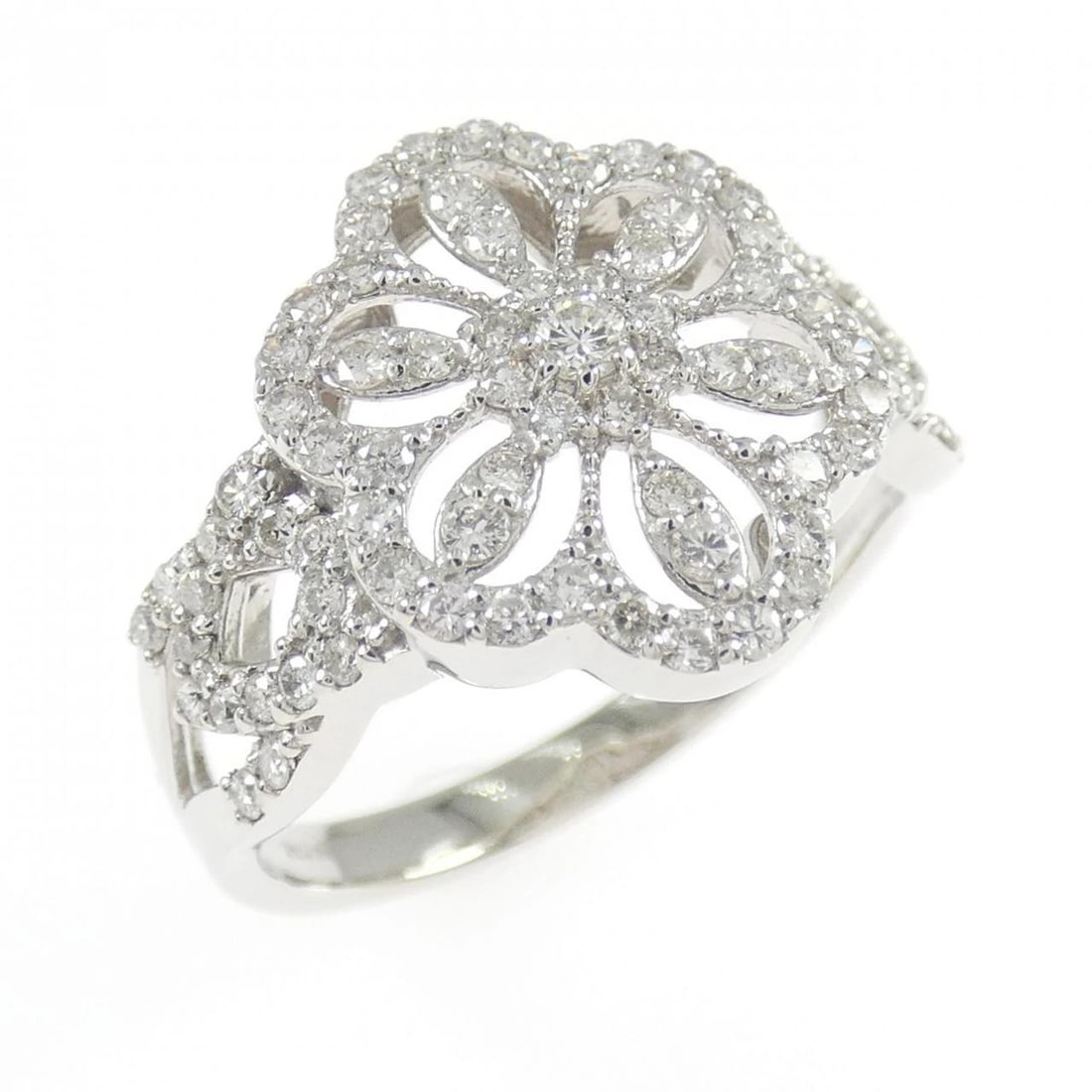 PT900 FLOWER DIAMOND RING: PT900 Flower Diamond Ring Brand: Unbranded Type: Diamond Ring Material: PT900, Main Stone/Creation Natural Color: Silver Size: US 5 3/4 Accessories: None Accessories Notice: When purchasing pre-owned