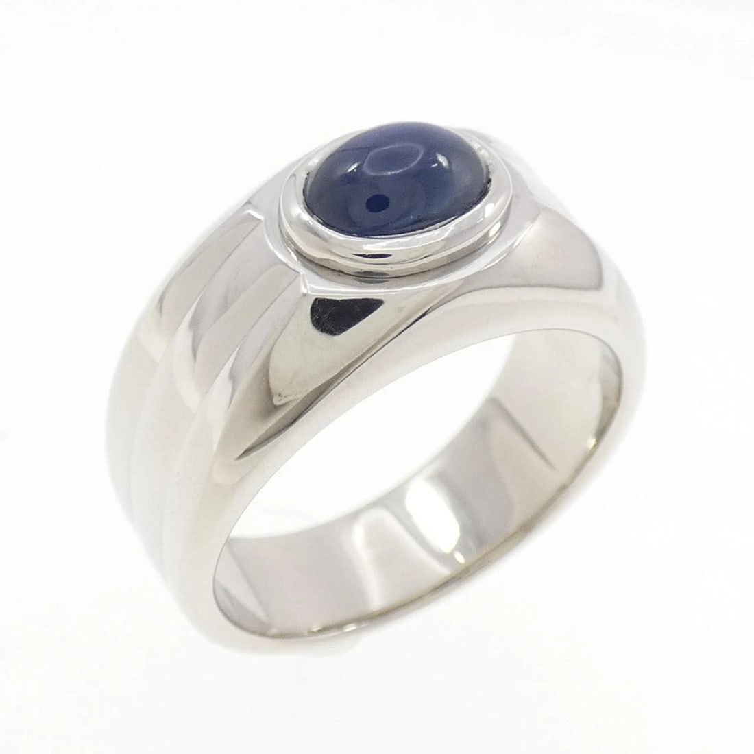 PT900 SAPPHIRE RING.: PT900 Sapphire Ring. Brand: Unbranded Type: Sapphire Ring Material: PT900, Main Stone/Creation Sapphire Color: Silver Size: US 7 1/2 Accessories: None Accessories Notice: When purchasing pre-owned