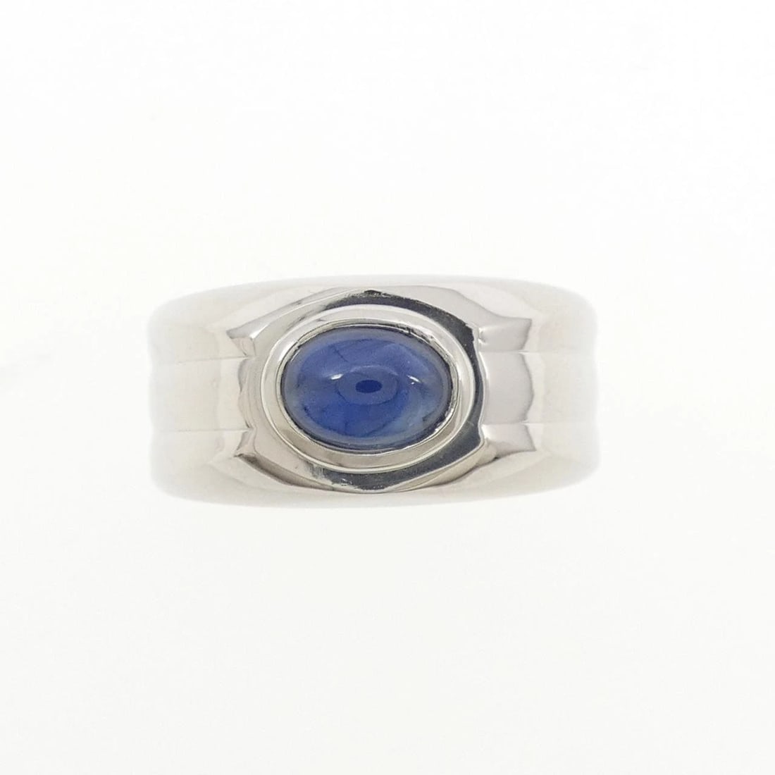 PT900 SAPPHIRE RING. - 2