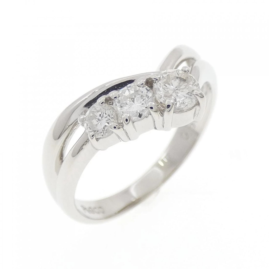 PT900 DIAMOND RING: PT900 Diamond Ring Brand: Unbranded Type: Diamond Ring Material: PT900, Main Stone/Creation Natural Color: Silver Size: US 6 1/4 Accessories: None Accessories Notice: When purchasing pre-owned goods,