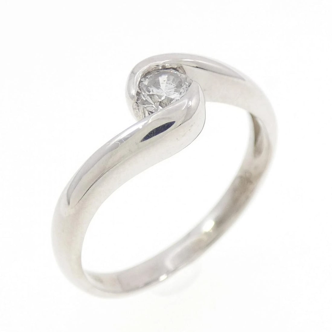 K18WG DIAMOND RING: K18WG Diamond Ring Brand: Unbranded Type: Diamond Ring Material: K18 white gold, Main Stone/Creation Natural Color: white Gold Size: US 5 Accessories: None Accessories Notice: When purchasing