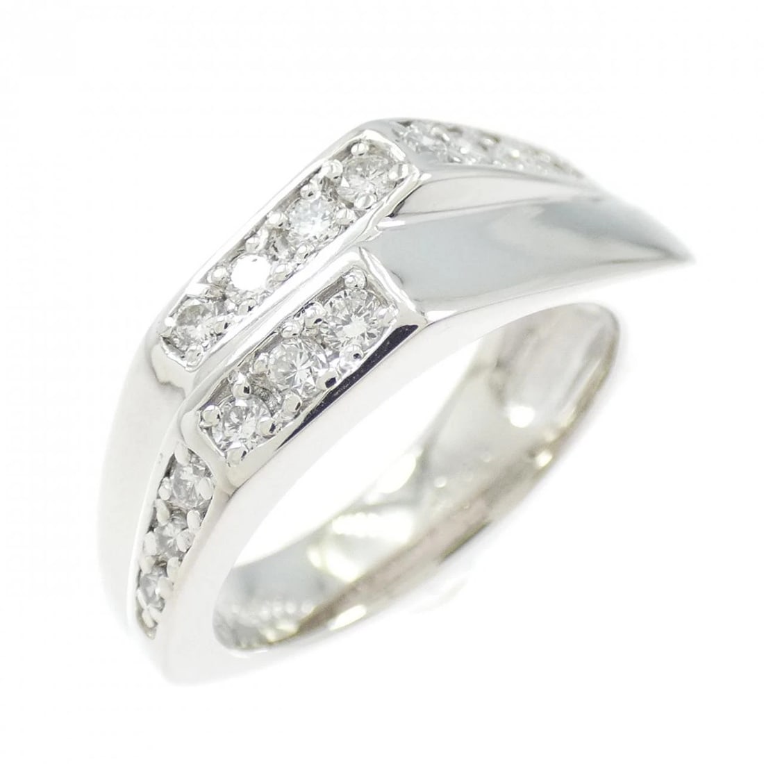 PT900 DIAMOND RING: PT900 Diamond Ring Brand: Unbranded Type: Diamond Ring Material: Platinum900, Main Stone/Creation Natural Color: Silver Size: US 3 1/4 Accessories: None Accessories Notice: When purchasing