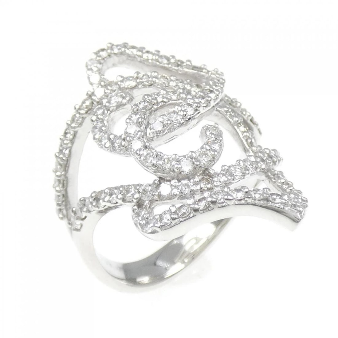 PT900 HEART DIAMOND RING: PT900 Heart Diamond Ring Brand: Unbranded Type: Diamond Ring Material: Platinum900, Main Stone/Creation Natural Color: Silver Size: US 6 1/2 Accessories: None Accessories Notice: When purc